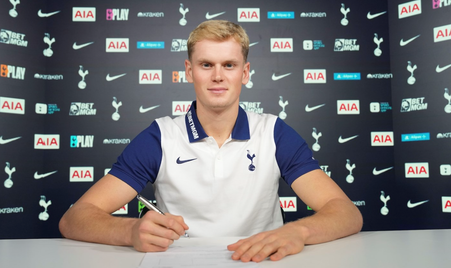 年轻球员胡 年轻球员胡